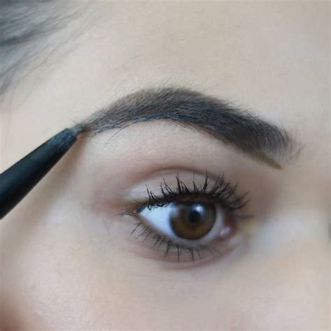 How To Get Eyebrows Like An Influencer Makeup Com