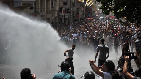 Turkey Police Clash With Istanbul Gezi Park Protesters Bbc News