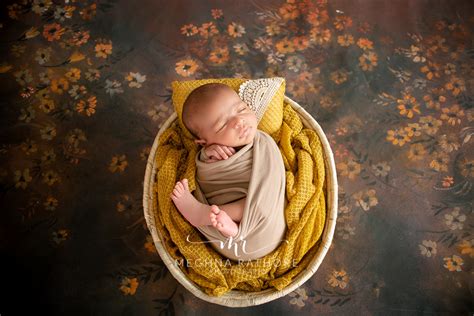 Newborn Album 56 1 Month Old Newborn Baby Boy Photoshoot Props