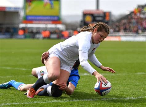 Harlequins And England Rugbys Jess Breach Opens Up About Her Mums Breast Cancer Battle Newschain