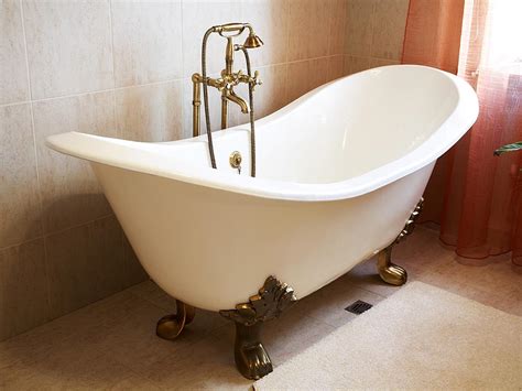Everything You Need To Know About Antique Bath Fixtures