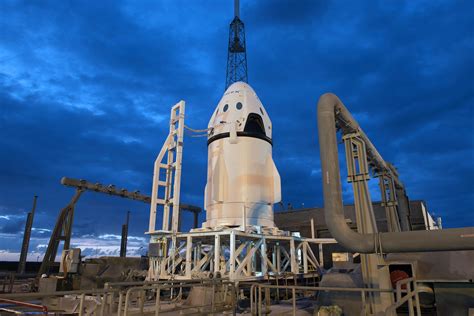 Spacex designs, manufactures and launches advanced rockets and spacecraft. Tech Steel & Materials Watch SpaceX Test the Launch Abort System For Its New Commercial Crew ...