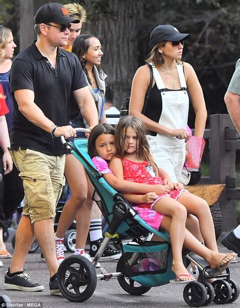 Matt Damon Rides Rollercoaster With Daughter Gia At Disney Daily Mail