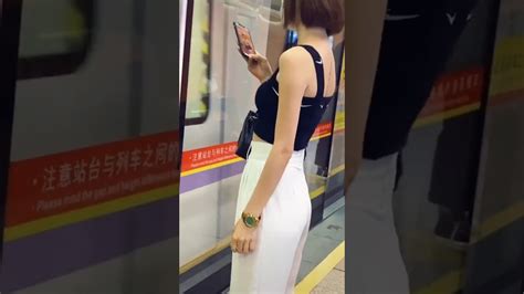 Cute Chinese Girls In The Trainsubway Youtube