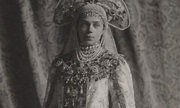 Encuentran bombón de 118 años en vestido de hermana del último zar ruso