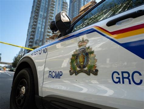Полиция Канады усиливает патрулирование вокруг культовых зданий