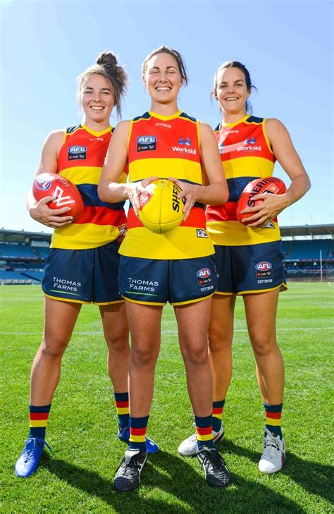 Australian Football Boosted By Female Participation