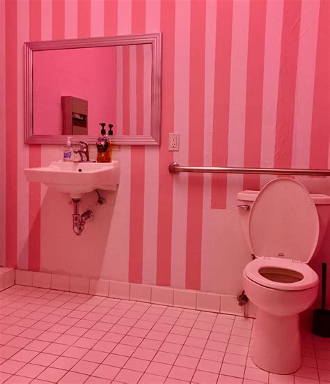 Pink Thing Of The Day Pink Ladies Room The Worley Gig