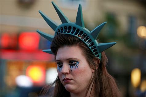 Dramatic Scenes As Thousands March In Protest Against Donald Trump Abc News