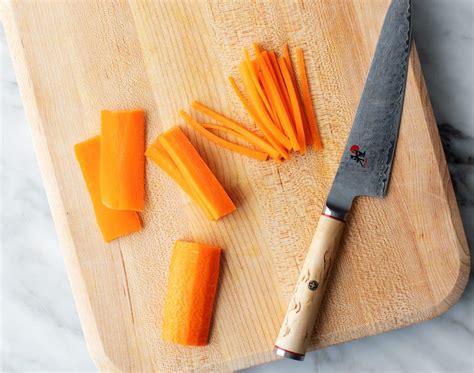 How To Julienne Carrots Recipe Love And Lemons