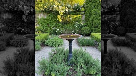 You Can Tour Ina Gartens Luscious East Hampton Garden Heres How