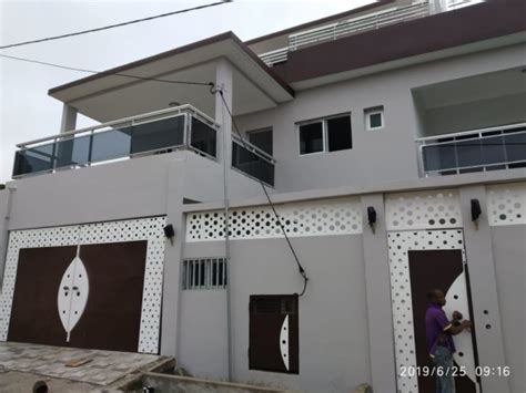 Très Belle Villa Duplex 7 Pièces à Louer Abidjan