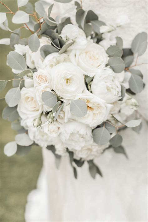 Whites And Greenery To Create A Classic Design For Your Perfect Day