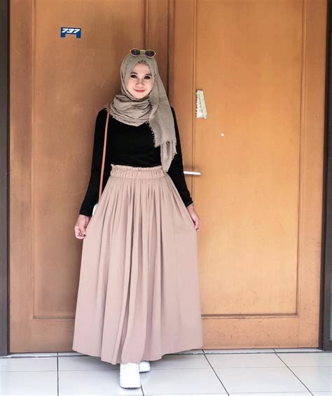 Pin By Anto On Mode Hijab Muslim Fashion Fashion Outfits Beautiful