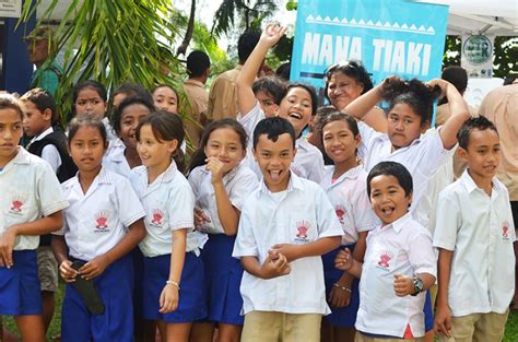 Apii Avarua Pupils Call At The Roadshow Cook Islands News