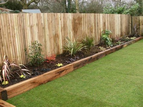 Learn about some of the choices, ranging from natural to manufactured materials. Best Beautiful and Cheap Wood Lawn Edging Ideas - Decor ...