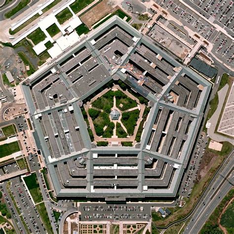 The Pentagon Pentagon World Trade Towers Geometry In Nature