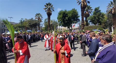 Semana Santa Inició Con Liturgia De Bendición De Ramos En Arequipa Domingo De Ramos Viernes
