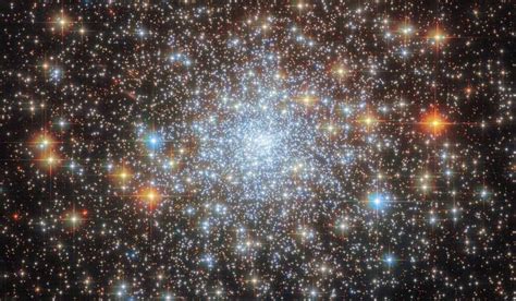 Nasa Hubble Captures Stunning Star Cluster Techbreak