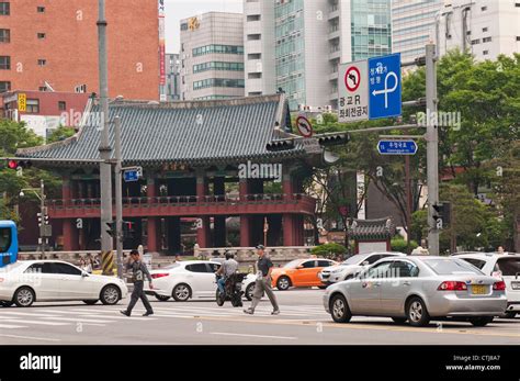 Bosingak Belfry In Jongno Seoul Korea Stock Photo Alamy