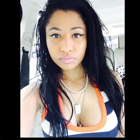 Nicki Minaj Takes Selfie Wearing Her Natural No Wig No Weave No