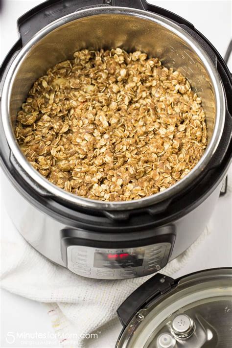 Add the apples to 6 or 8 quart instant pot along with water. Instant Pot Apple Crisp | Recipe | Apple crisp recipes ...