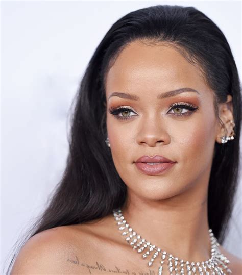 The 15 Best Rihanna Makeup Moments