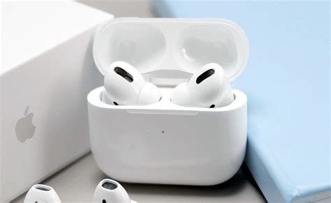 There is speculation that the new airpods 3 will combine the design of the airpods pro model (that launched in october 2019) with the. ¿Qué características tienen los AirPods Pro de Apple? - ANOVO