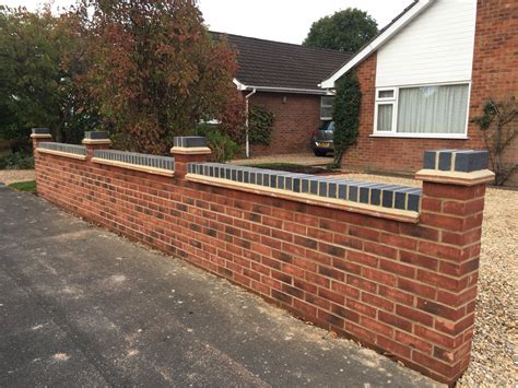 Simple Brick Boundary Wall With Header Course Boundary Walls Garden