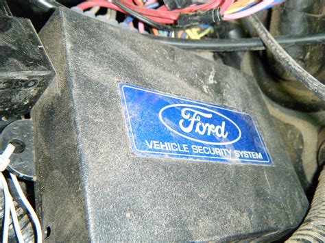 Watch how the ford remote start system allows the driver to remotely start the vehicle to run the remote start button is located on your key fob transmitter, which has an extended operating range. 2002 F250 factory remote start - F150online Forums