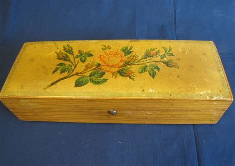 Lovely Victorian Glove Box W Roses Victorian Gloves Yellow Decor