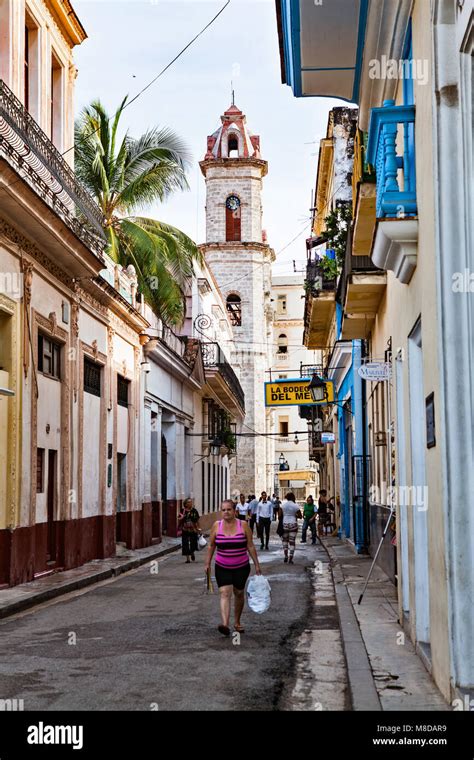 Havana Cuba December 12 2016 Street To The Plaza De La Cathedral