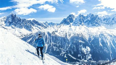 Chamonix is connected to the valley by a highway and a small railway line. #SnowTime: Chamonix, um paraíso de inverno na França - The ...