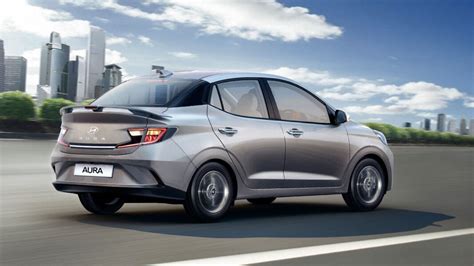 Hyundai Aura Facelift Unveiled Ahead Of Auto Expo Bookings Start Ht Auto