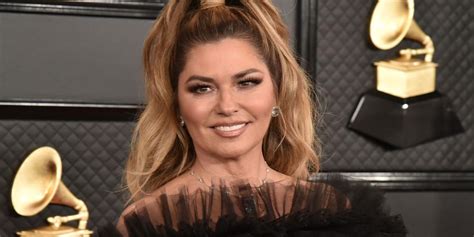 Shania Twain Debuts New Blonde Hair Look And Is Totally Unrecognizable