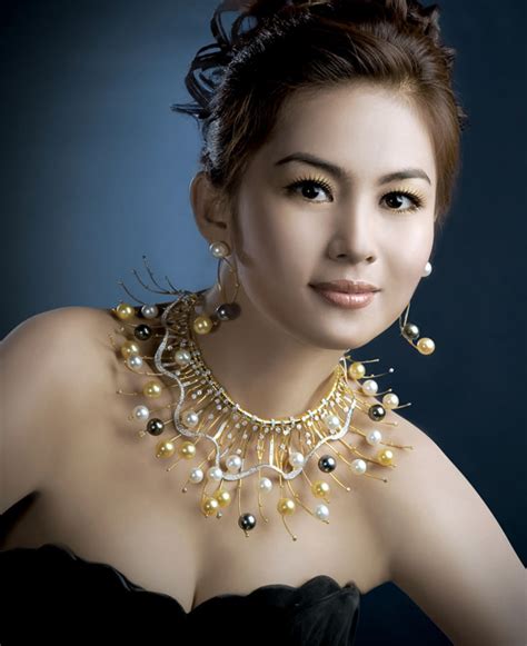 Myanmar Hot Model Girls With Strapless Black Fashion Dresses