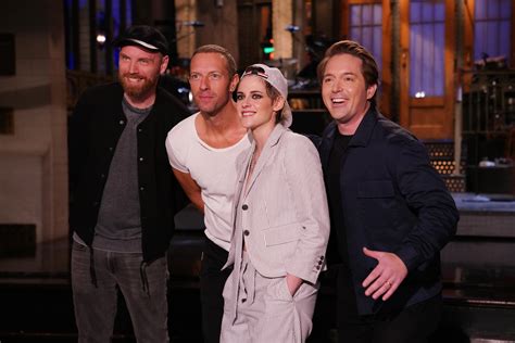 Coldplay Dance Along With The Audience In Theatric Snl Performance Spin