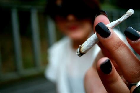Stoned Vs Drunk Small Study Finds Sex On Pot Brings More Wariness