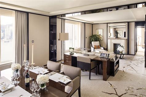 The peninsula hong kong hotel lies 650 metres away from garden of stars, offering 300 rooms and featuring a sundeck and a bar. The Peninsula Hong Kong: Timeless elegance