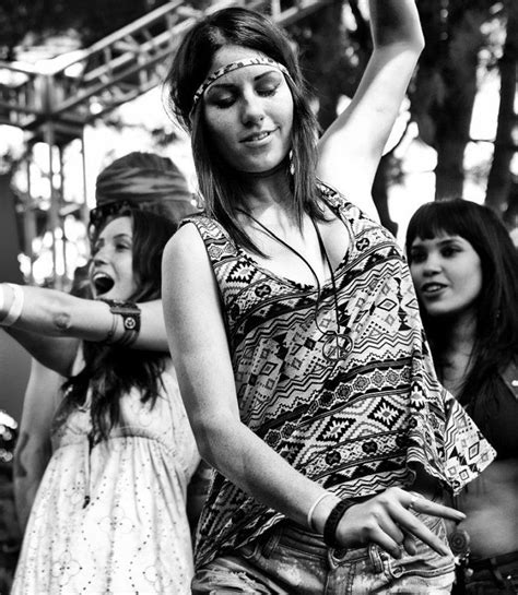 Woodstock Fashion Stunning Photos Depicting The Rebellious At