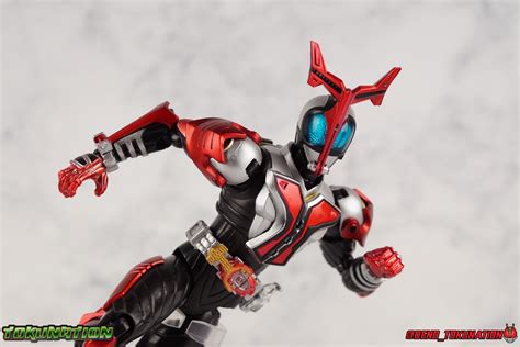 He attempts to accomplish his goal to destroy all the alien worms that threaten humanity that arrived from a meteorite seven years ago. S.H. Figuarts Kamen Rider Kabuto Hyper Form (Original ...