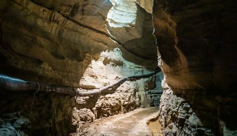 9 Amazing Caves In New York