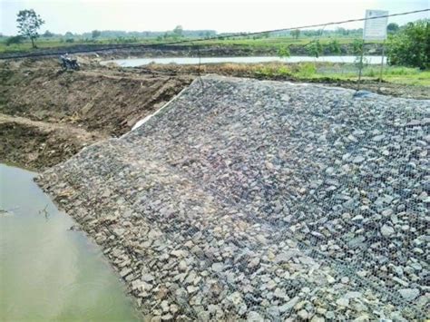 Gabion mat are filled with stones at the project site to form flexible and factory price gabion mats (reno mattress) from factory standard. Reno Mattresses to protect the channel banks | Maccaferri ...