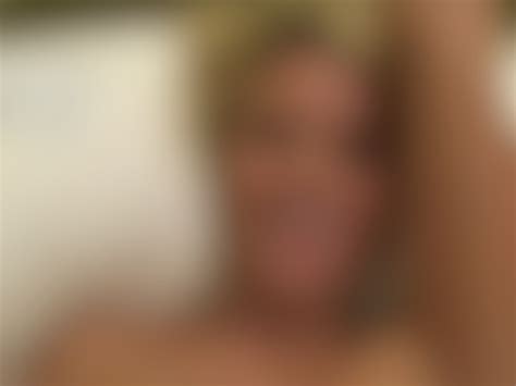 Jessa Rhodes Fucks and Swallows Cum in Her First Scene Vidéos Porno