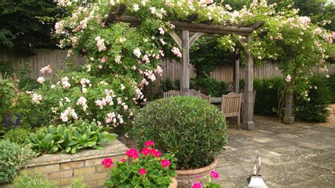 Top Ten Design Ideas For Small Gardens — Abbotswood