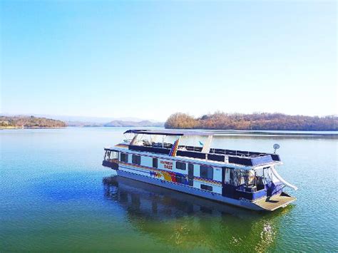 Used houseboats for sale on lakes and rivers around kentucky and tennessee. Houseboats for sale in Knoxville, Tennessee