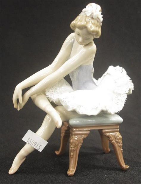 Seated Ballerina Lladro Figurine 14cm Lladro And Nao Ceramics