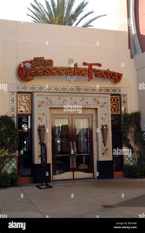 Cheesecake Factory Hi Res Stock Photography And Images Alamy