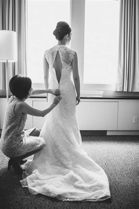 79 Moving Mother Daughter Wedding Moments That Are Special In Every Way Mother Daughter