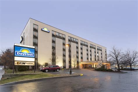 Days Inn By Wyndham Ottawa West Ottawa On Hotels